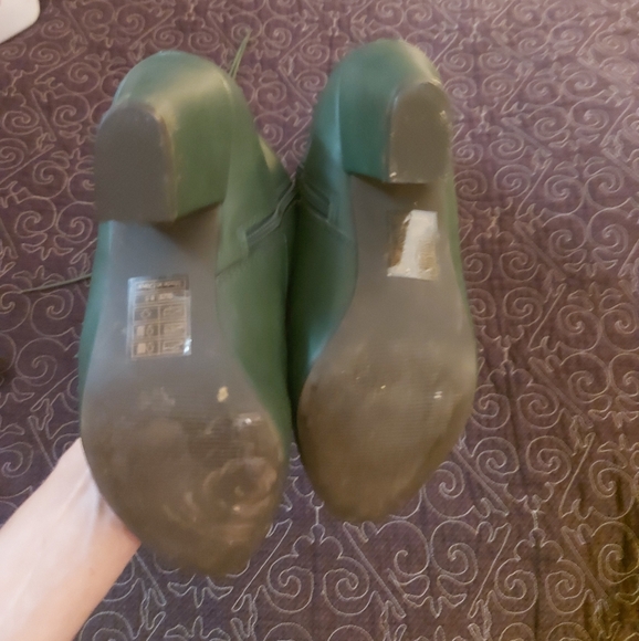 B.A.I.T Penny Road style vegan green floral boots - Picture 4 of 5